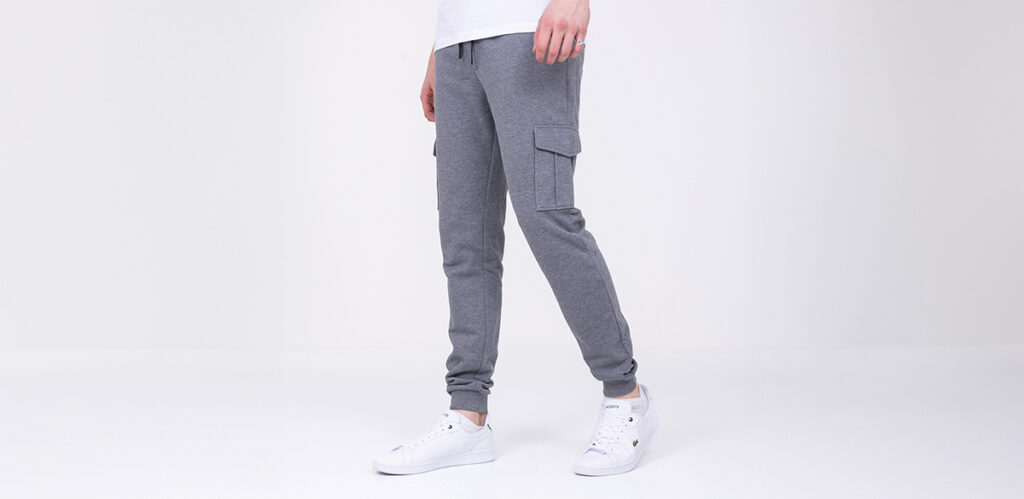 Model is 6'7"/201CM wearing the Charcoal coloured size LT 34 2t Hugo Slim Fit Tall Cargo Joggers.