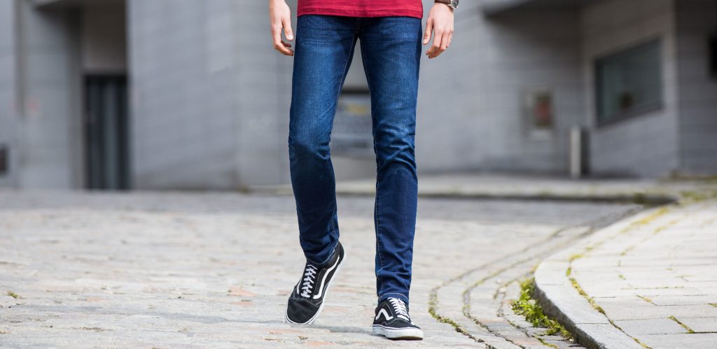 We've got a wide range of slim fit jeans for tall men, available in 28 to 42 inch waist sizes and leg lengths of 36, 38 and 40 inchs!