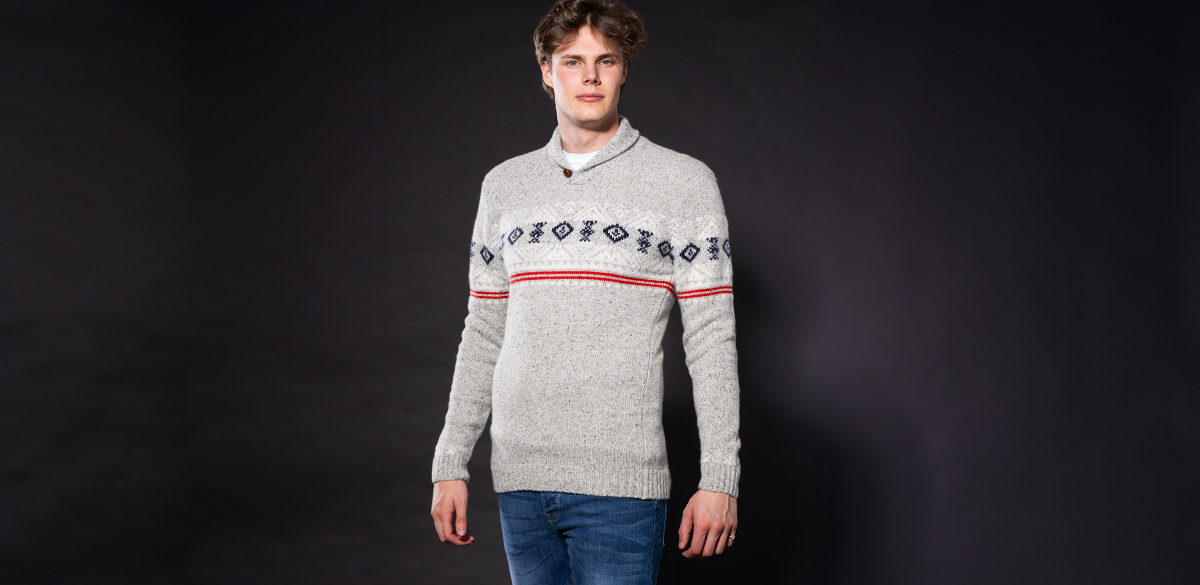 Model is 6'7"/201CM wearing a Pebble coloured size LT 2t Tall Lambswool Nordic Jumper.